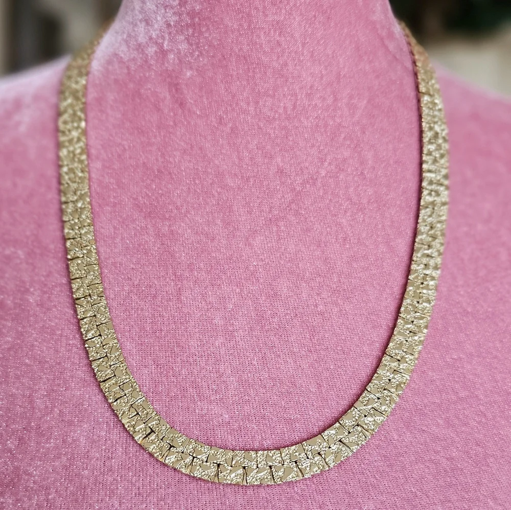 Vintage Necklace. Pale Goldtone Nugget Design. Korea - Picture 2 of 9
